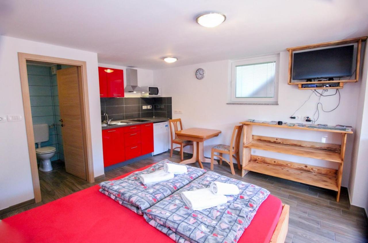 Apartmaji Pri Kozmavo - Little House Bohinj Exteriér fotografie